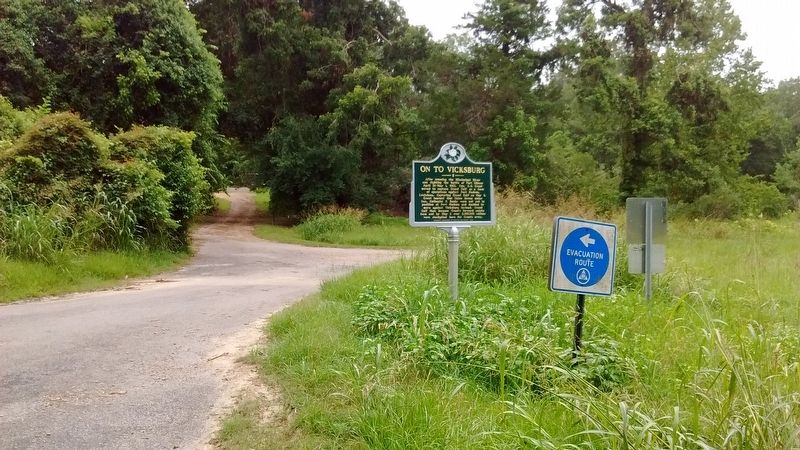 On to Vicksburg Marker. Click for full size. On to Vicksburg Marker image. Click for full size.