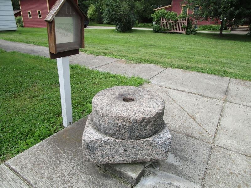 Mill Stones & Marker image. Click for full size.