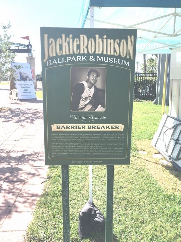 Roberto Clemente Marker. Click for full size. Roberto Clemente Marker image. Click for full size.