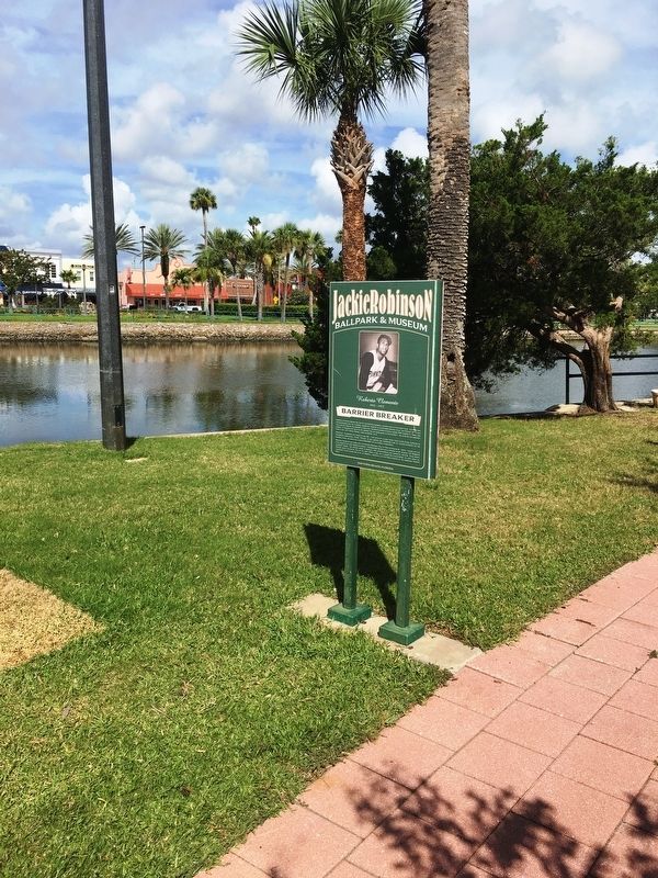 Roberto Clemente Marker. Click for full size. Roberto Clemente Marker image. Click for full size.
