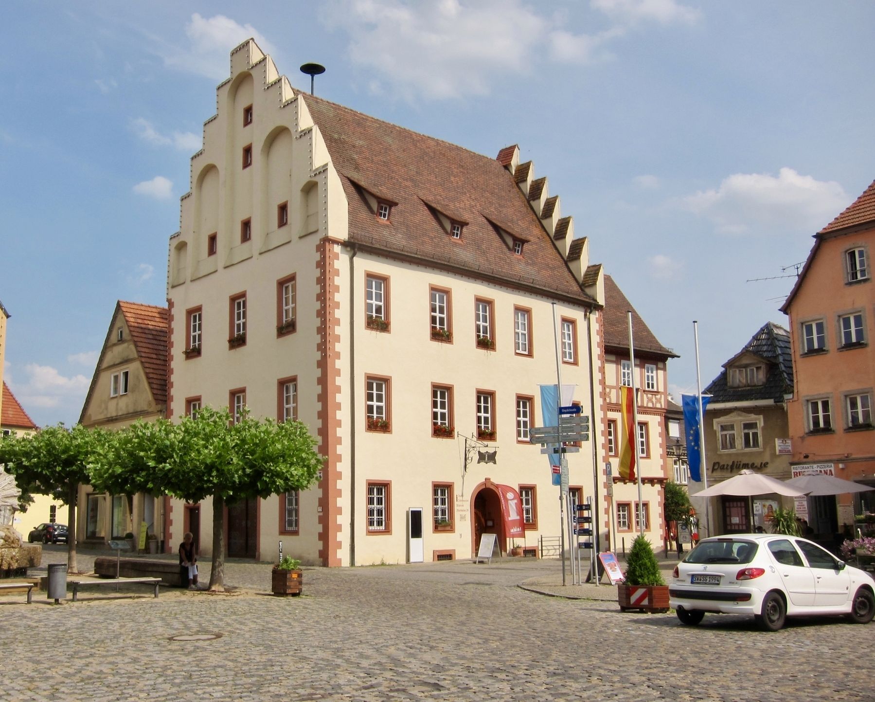 Altes Rathaus / The Old City Hall and Marker image. Click for full size.