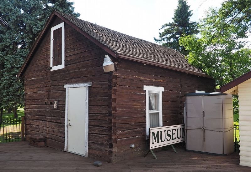 Oscar Hokka Log House. Click for full size. Oscar Hokka Log House image. Click for full size.