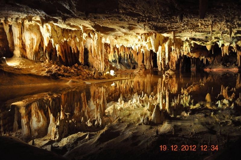 Luray Caverns image. Click for full size.