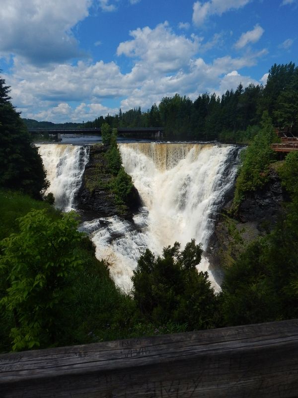 Kakabeka Falls image. Click for full size.