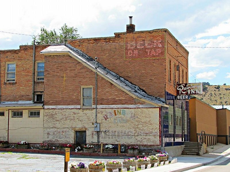 Rainbow Inn building image. Click for full size.