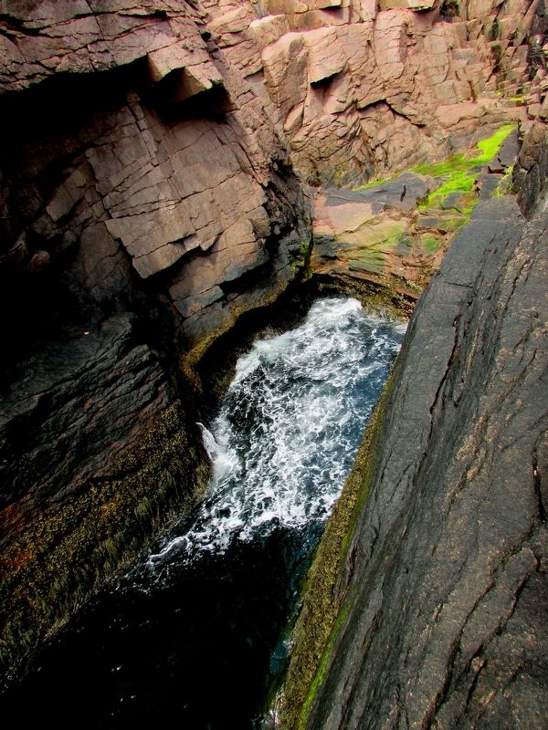 Thunder Hole. Click for full size. Thunder Hole image. Click for full size.