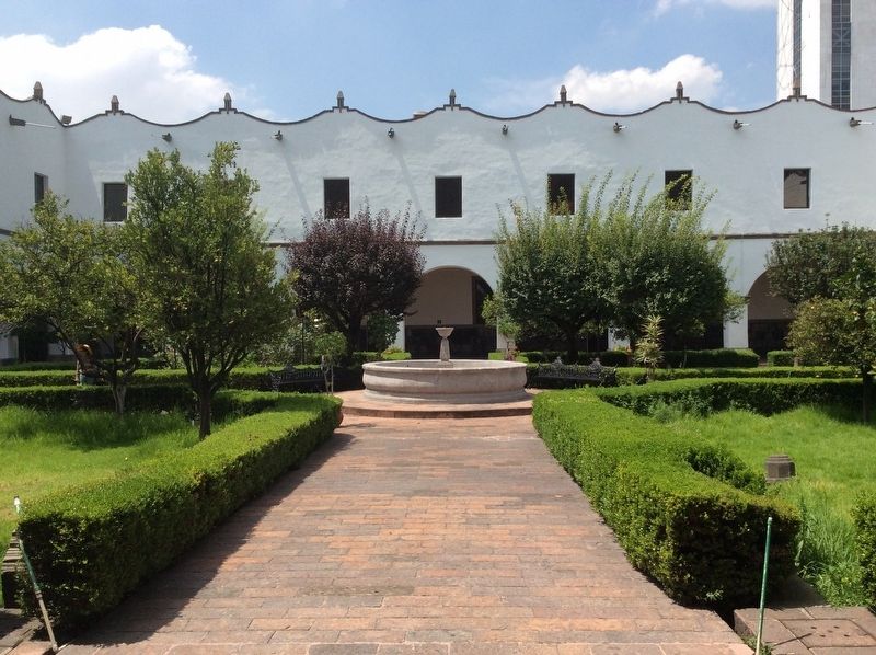 A view of the courtyard of the Old Convent of Santiago at Tlatelolco image. Click for full size.