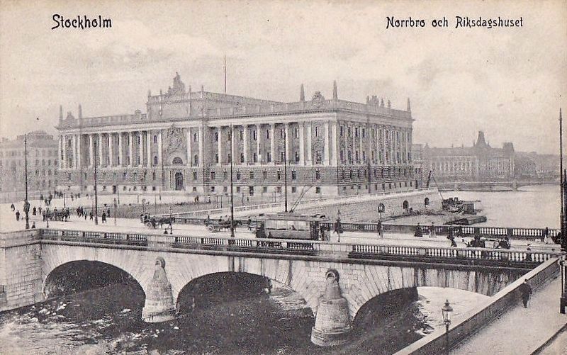 Stockholm Norrbro och Riksdaghuset (Parliament House) image. Click for full size.