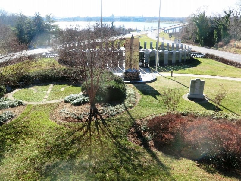 World War II Memorial-distant shot image. Click for full size.