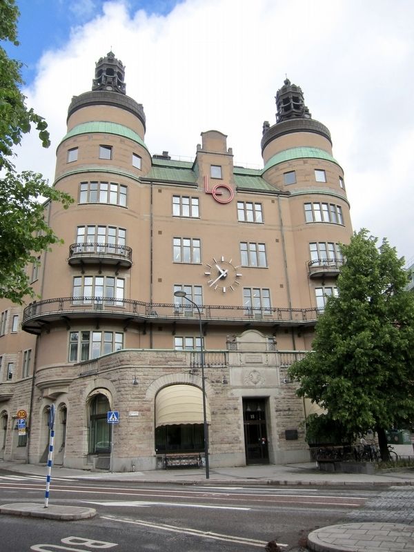 LO-Huset / LO Building image. Click for full size.