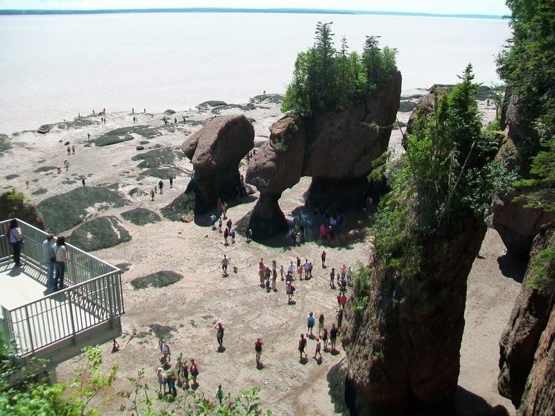View of <i>the</i> Flowerpots / <i>les pots de</i> Fleurs from Marker. Click for full size. View of <i>the</i> Flowerpots / <i>les pots de</i> Fleurs from Marker image. Click for full size.