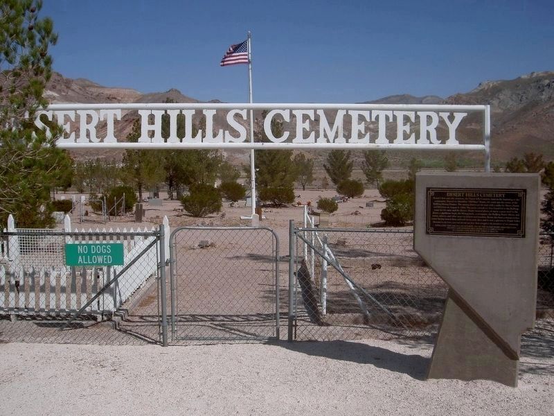 Desert Hills Cemetery Entrance and Marker image. Click for full size.