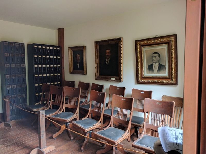 First Mason County Courthouse image. Click for full size.