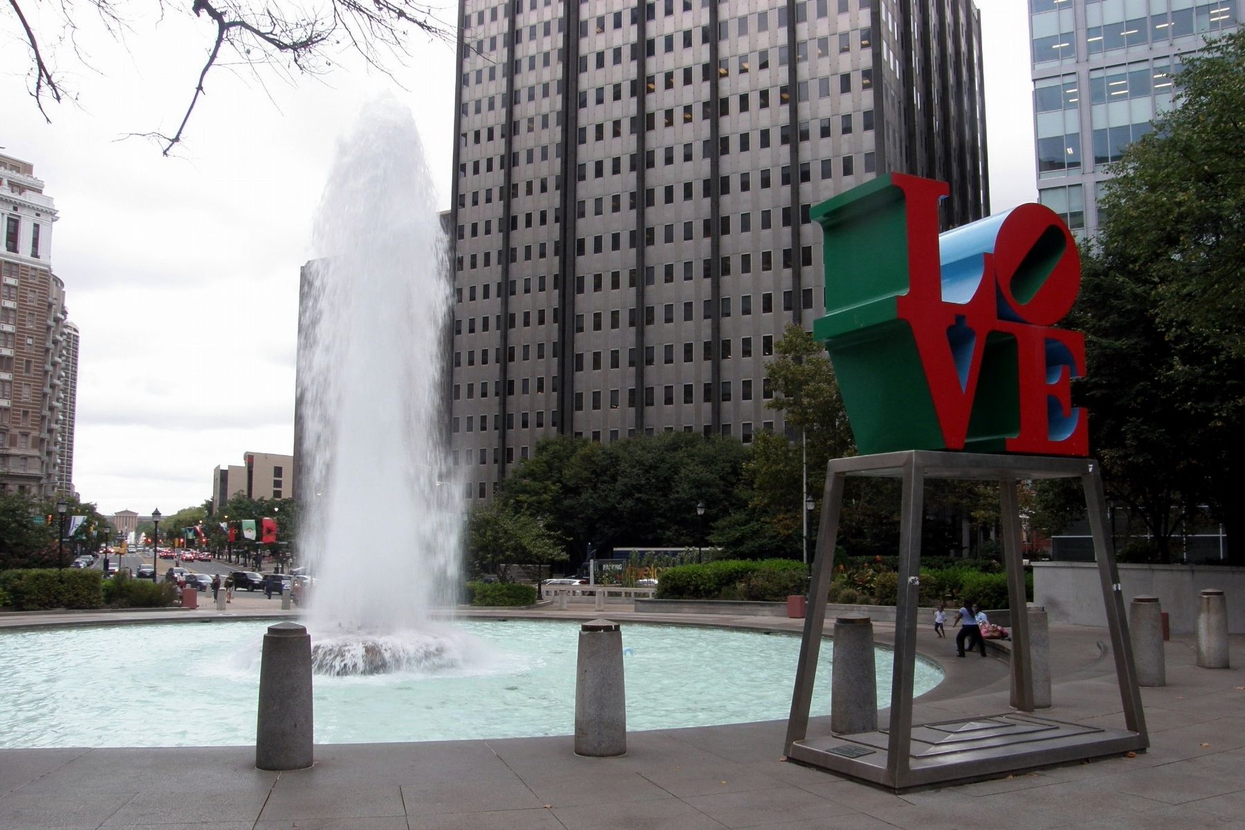 The fountain and "LOVE" image. Click for full size.