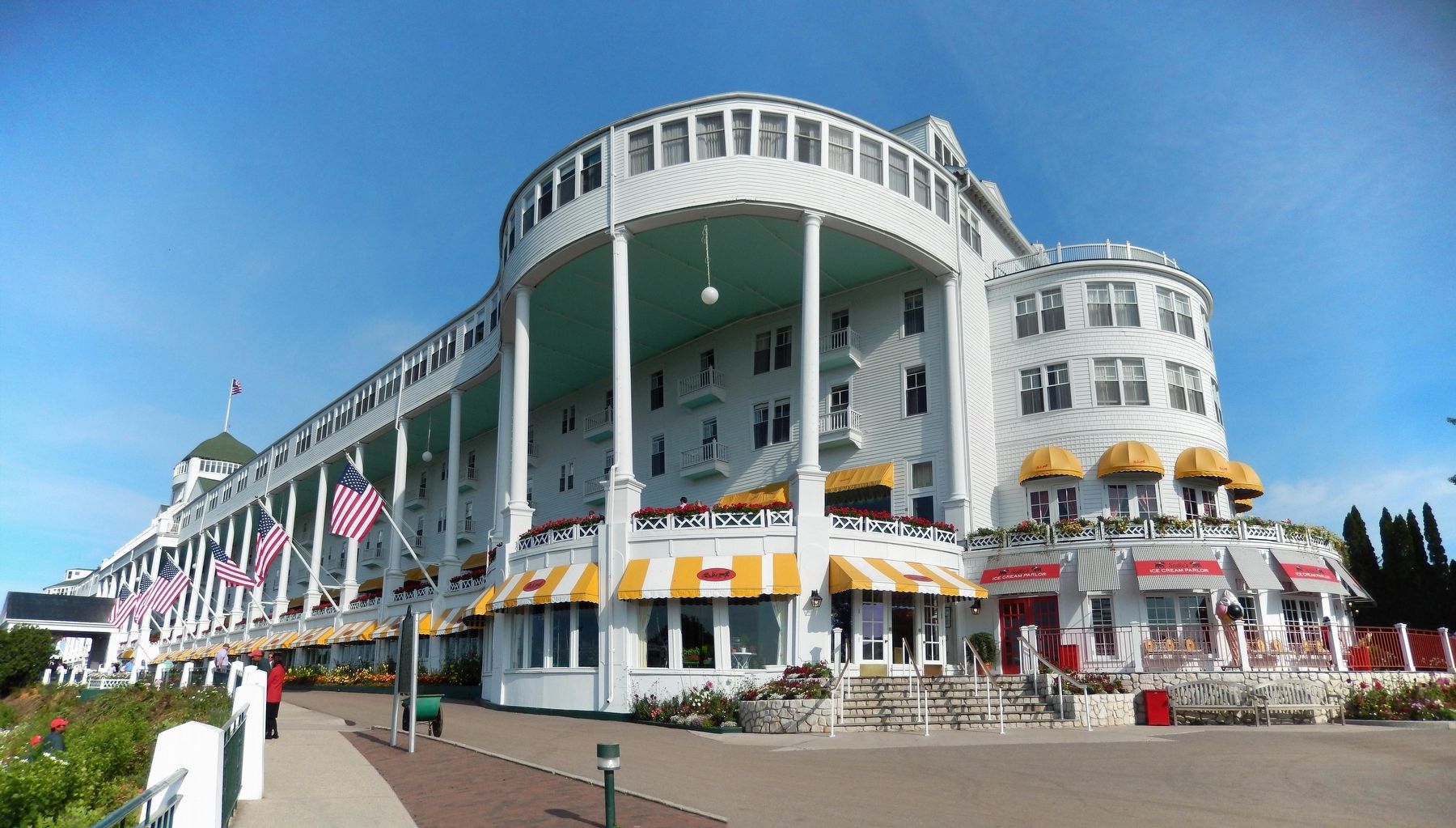 Grand Hotel (<i>southeast elevation</i>) image. Click for full size.