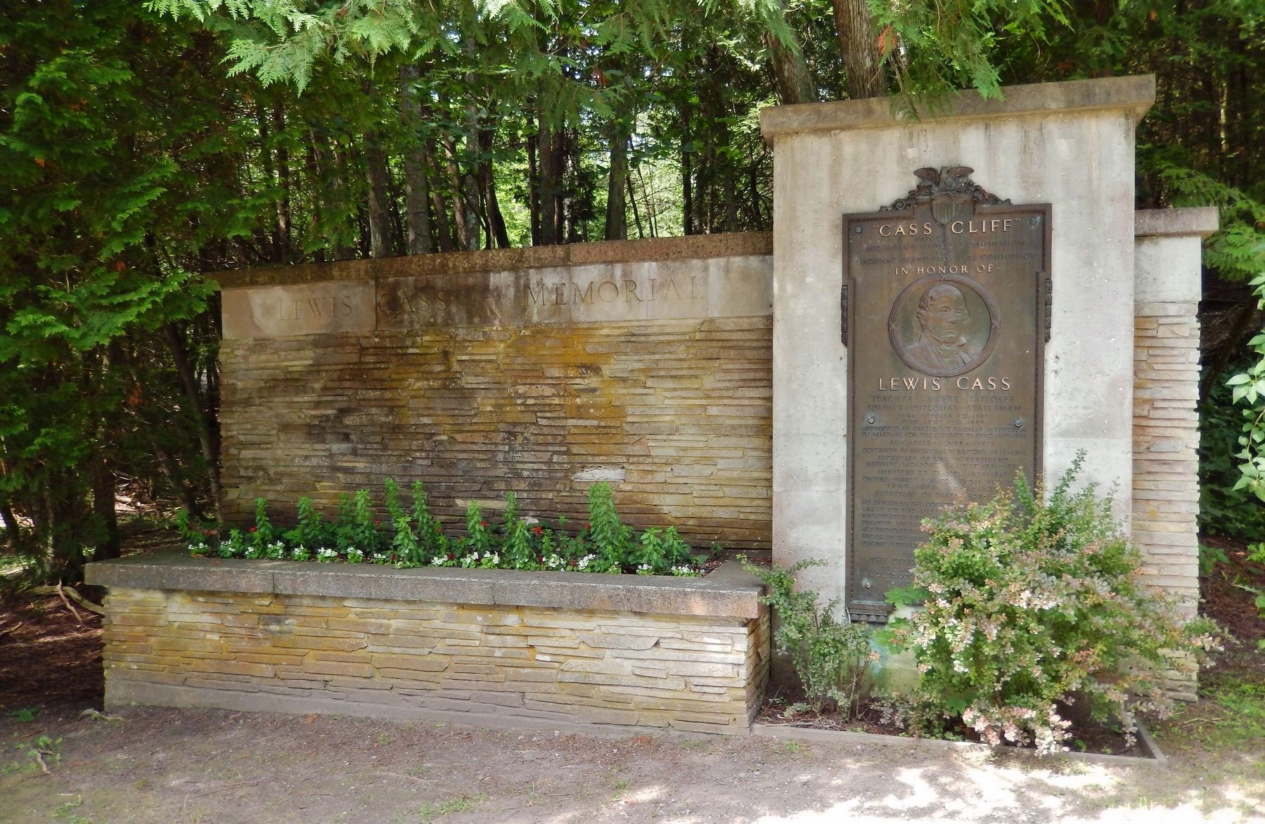 "Cass Cliff" Marker (<b><i>wide view</b></i>). Click for full size. "Cass Cliff" Marker (<b><i>wide view</b></i>) image. Click for full size.