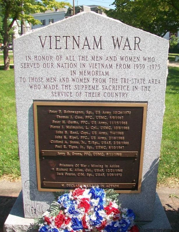 Vietnam War Memorial. Click for full size. Vietnam War Memorial image. Click for full size.
