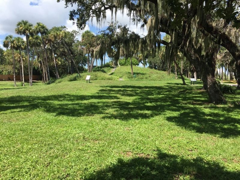 Military Fort Pierce at Old Fort Park, Fort Pierce Marker, towards the right. Click for full size. Military Fort Pierce at Old Fort Park, Fort Pierce Marker, towards the right image. Click for full size.
