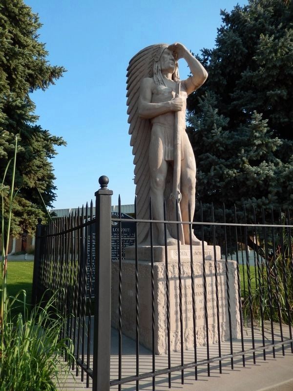 Sioux Lookout Statue (<b><i>front corner view</b></i>) image. Click for full size.