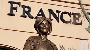 Betty Jane France Statue image. Click for full size.