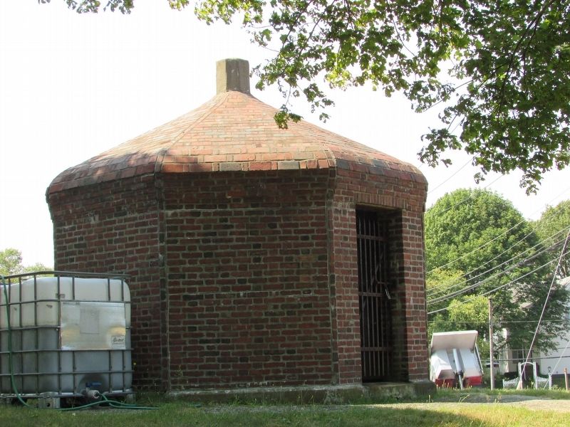Powder House on Burial Hill image. Click for full size.