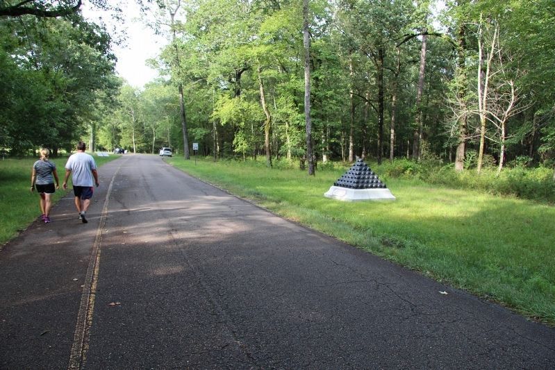 Hood's Headquarters Shell Monument Marker image. Click for full size.