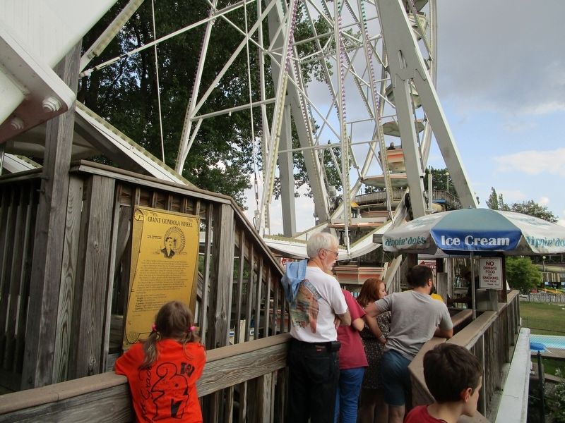 Giant Gondola Wheel & Marker image. Click for full size.