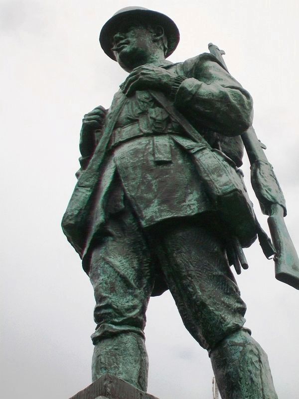 War Memorial Statue image. Click for full size.