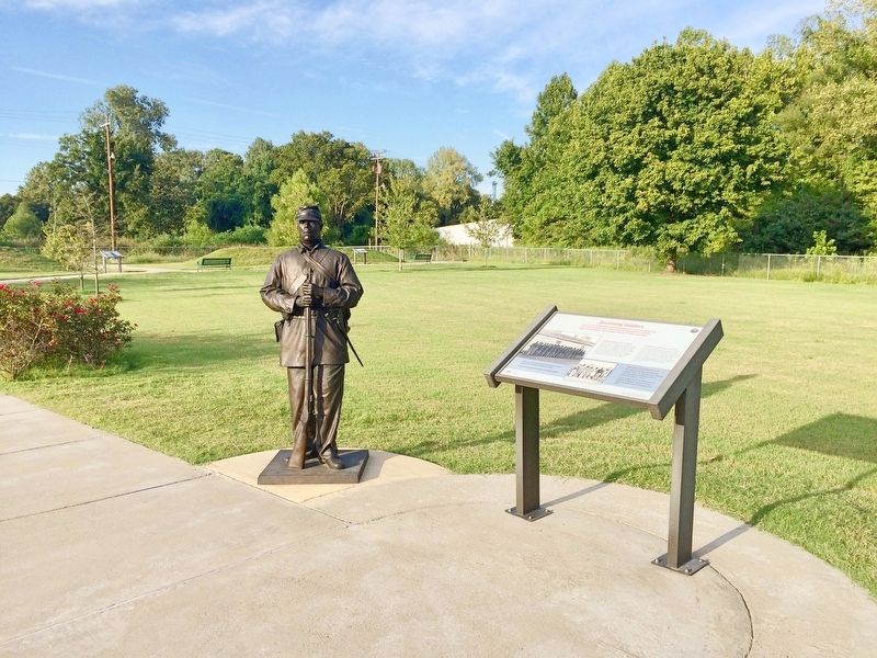 Becoming Soldiers Marker with bronze statue of a U.S.C.T soldier. image. Click for full size.