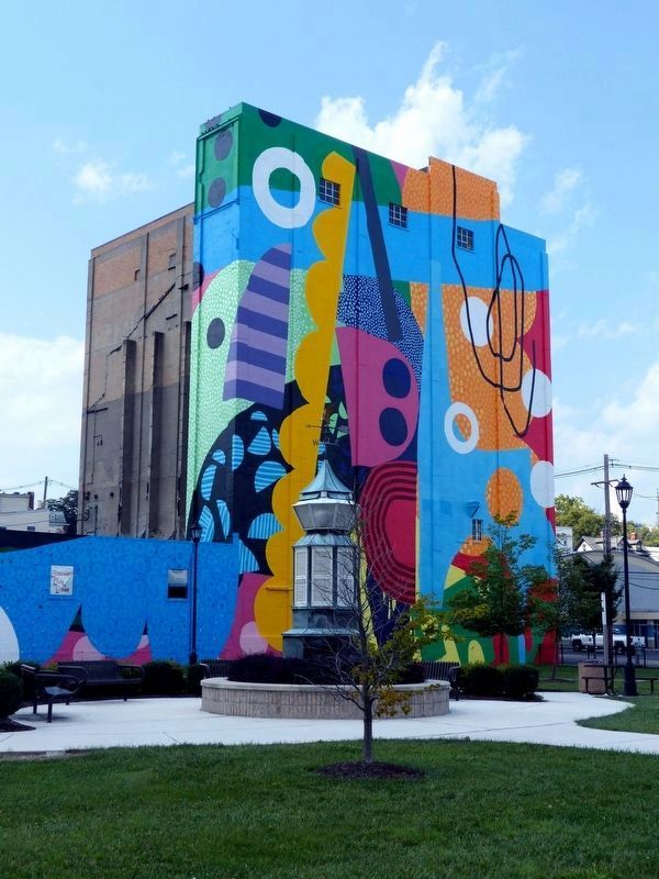 Mural of Unusual Size image. Click for full size.