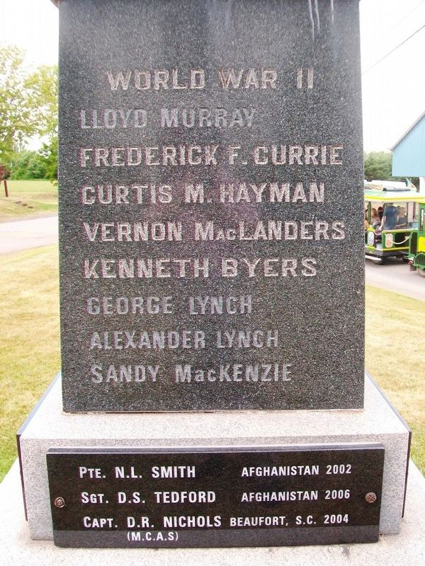 War Memorial WWII Honored Dead image. Click for full size.