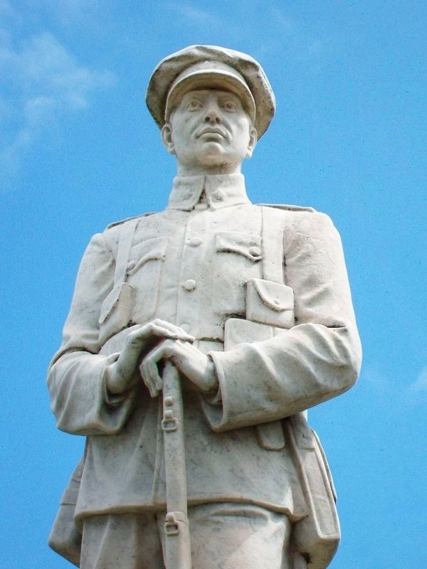 War Memorial Statue Detail image. Click for full size.