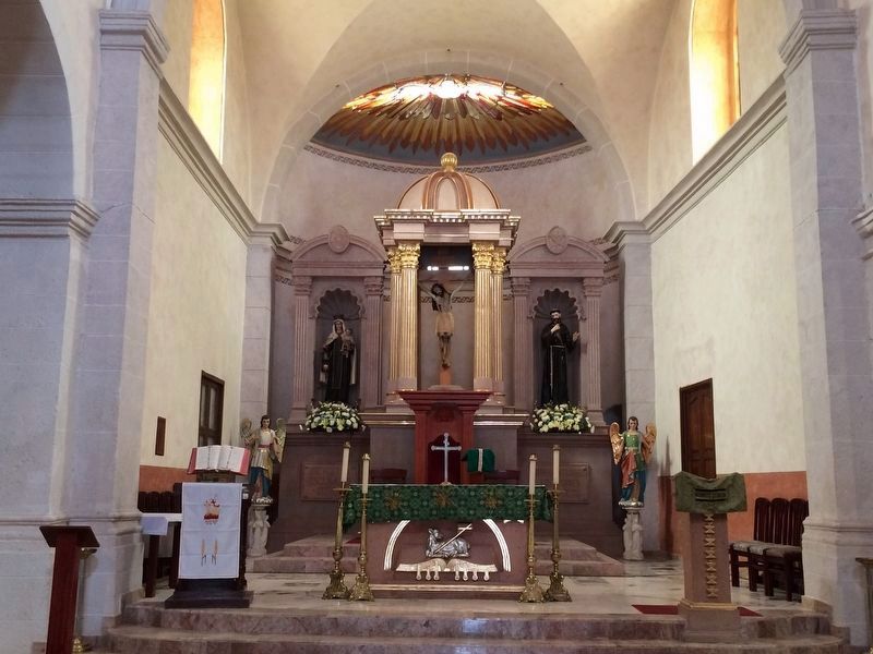 The altar of the San Francisco Catholic Church of Colón image. Click for full size.