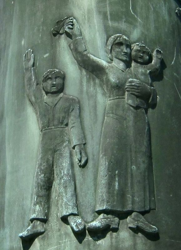 Schwäbisch Gmünd War Memorial - Detail. Click for full size. Schwäbisch Gmünd War Memorial - Detail image. Click for full size.