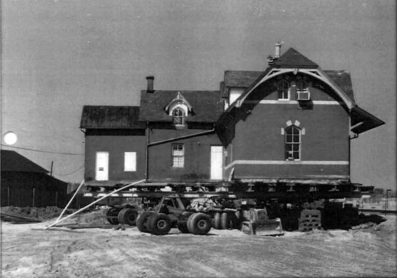 Relocating the 400-ton Station, 1981. Click for full size. Relocating the 400-ton Station, 1981 image. Click for full size.