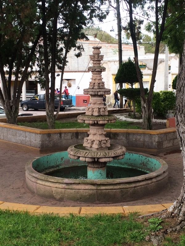 The fountain of "El Jardn Unin" image. Click for full size.