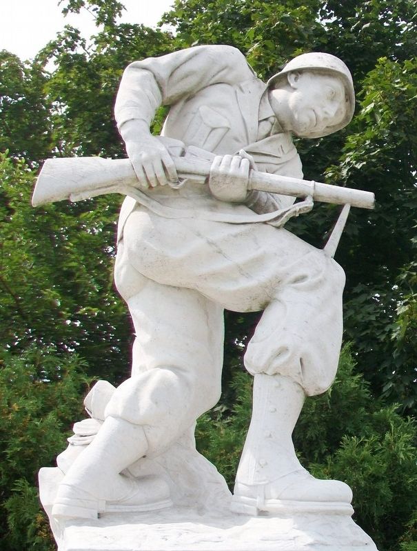Veterans Memorial Statue image. Click for full size.