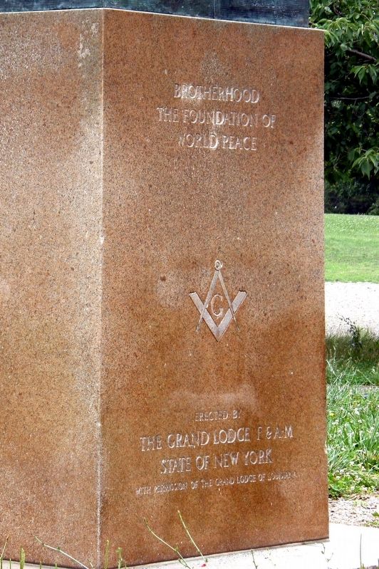 George Washington - rear engraving. Click for full size. George Washington - rear engraving image. Click for full size.