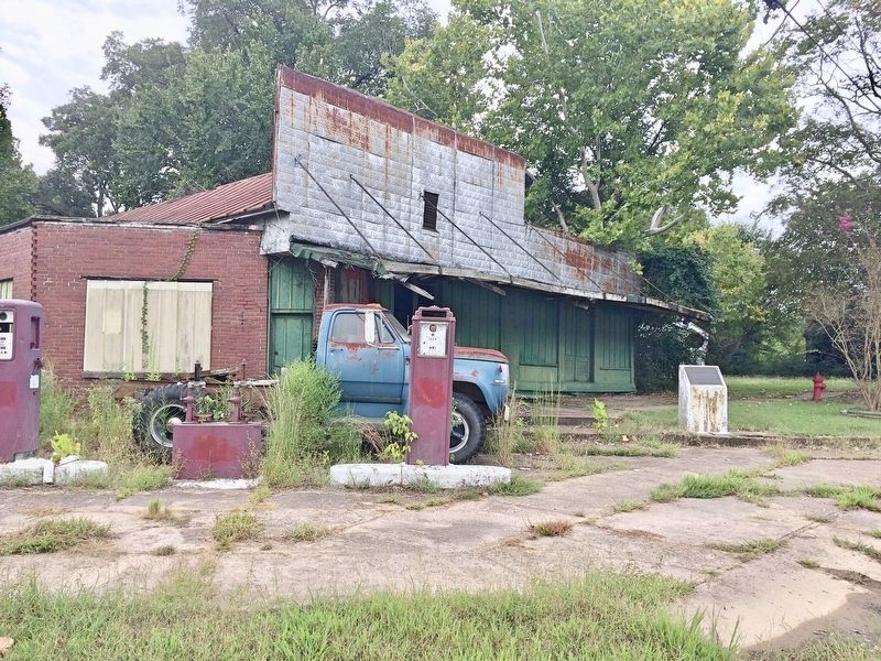 Former J. Deane & Sons Hardware Store & marker. image. Click for full size.