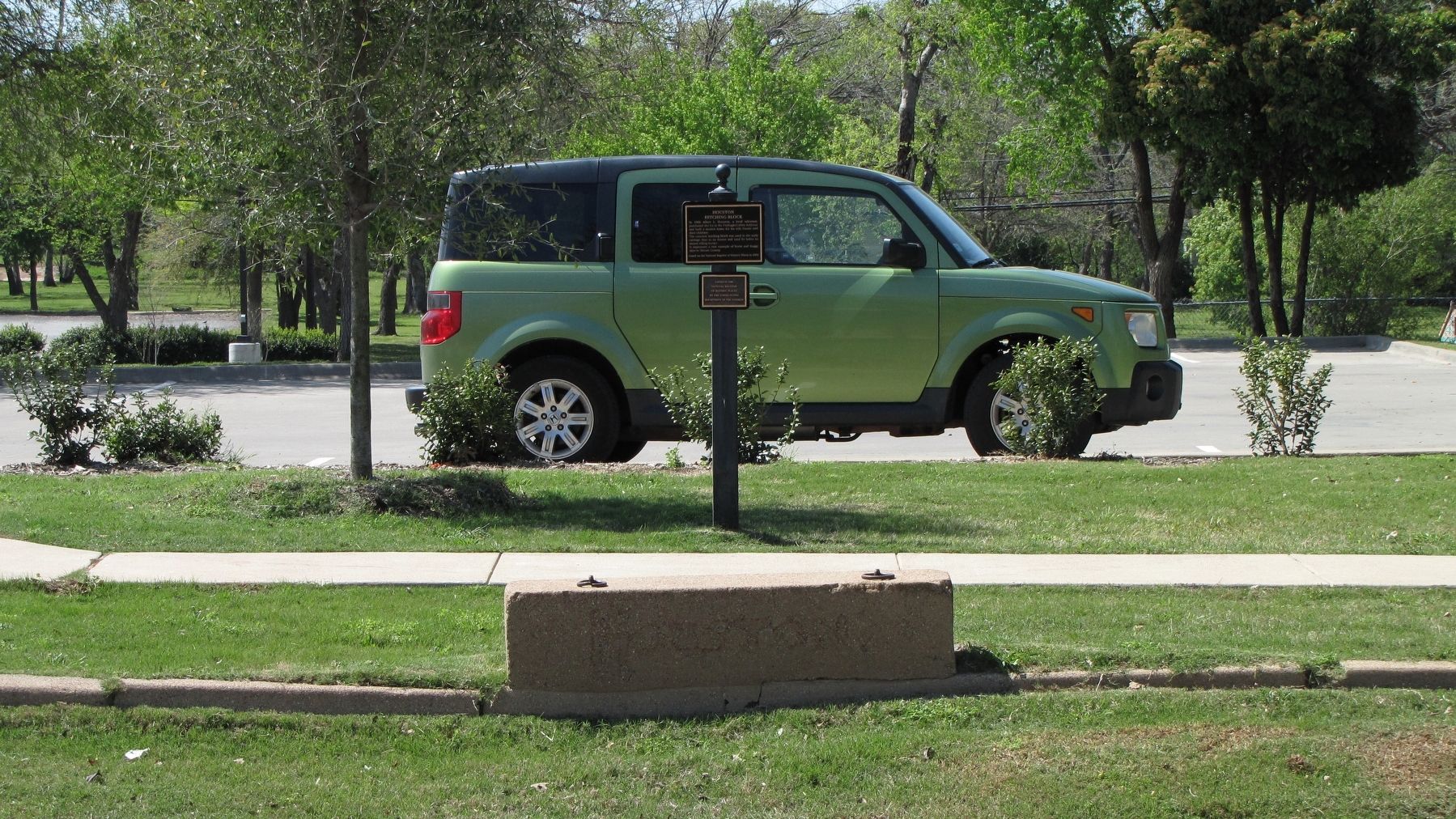 Houston Hitching Block and Marker image. Click for full size.