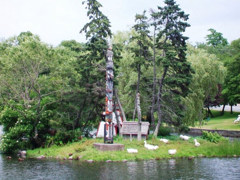 Totem Pole at Sullivan's Pond Park. Click for full size. Totem Pole at Sullivan's Pond Park image. Click for full size.