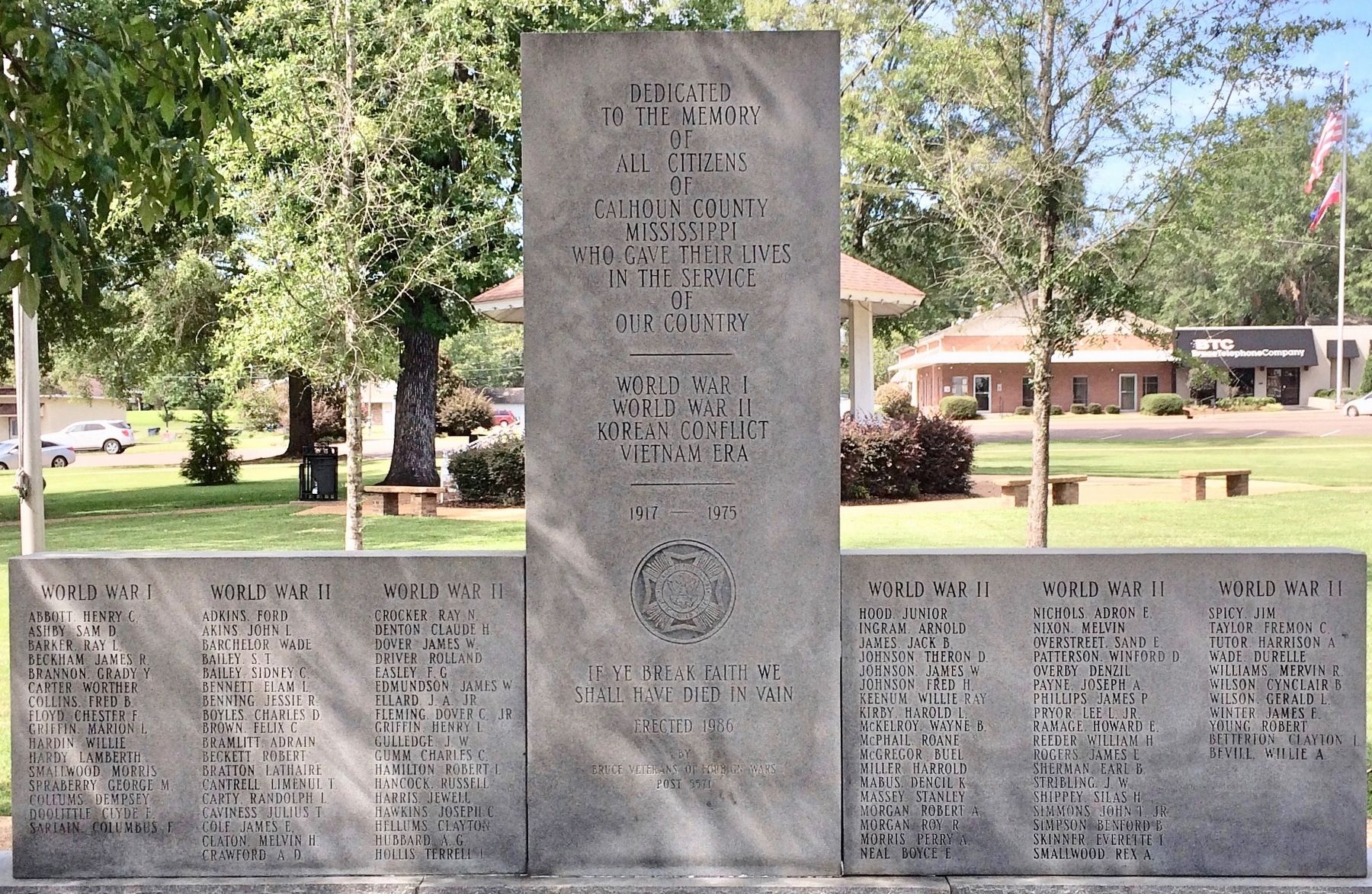 Calhoun County War Memorial image. Click for full size.