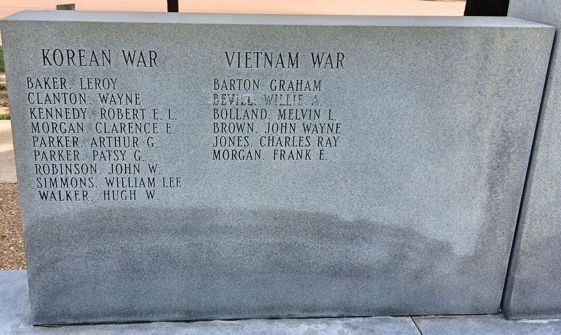 Calhoun County War Memorial (Korean War & Vietnam War on rear of memorial) image. Click for full size.