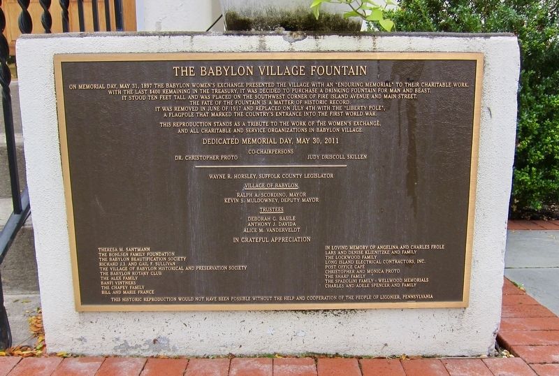 The Babylon Village Fountain Marker image. Click for full size.