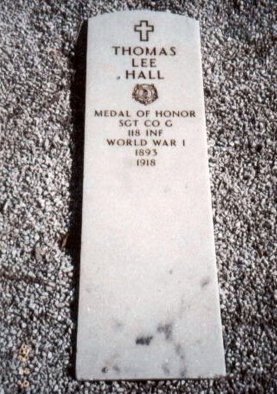Tom Hall grave marker near the WWI Memorial image. Click for full size.