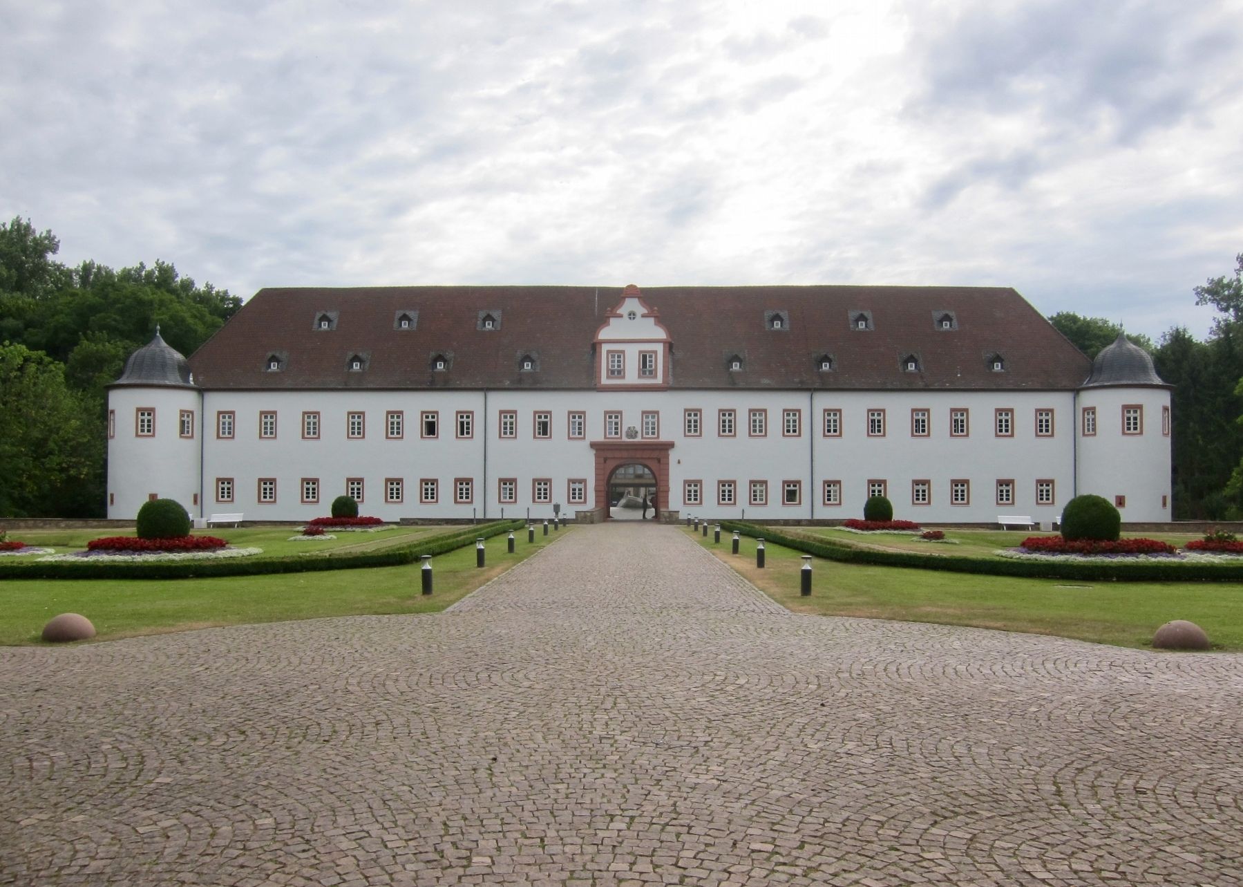 Schloss Heusenstamm / Heusenstamm Palace. Click for full size. Schloss Heusenstamm / Heusenstamm Palace image. Click for full size.