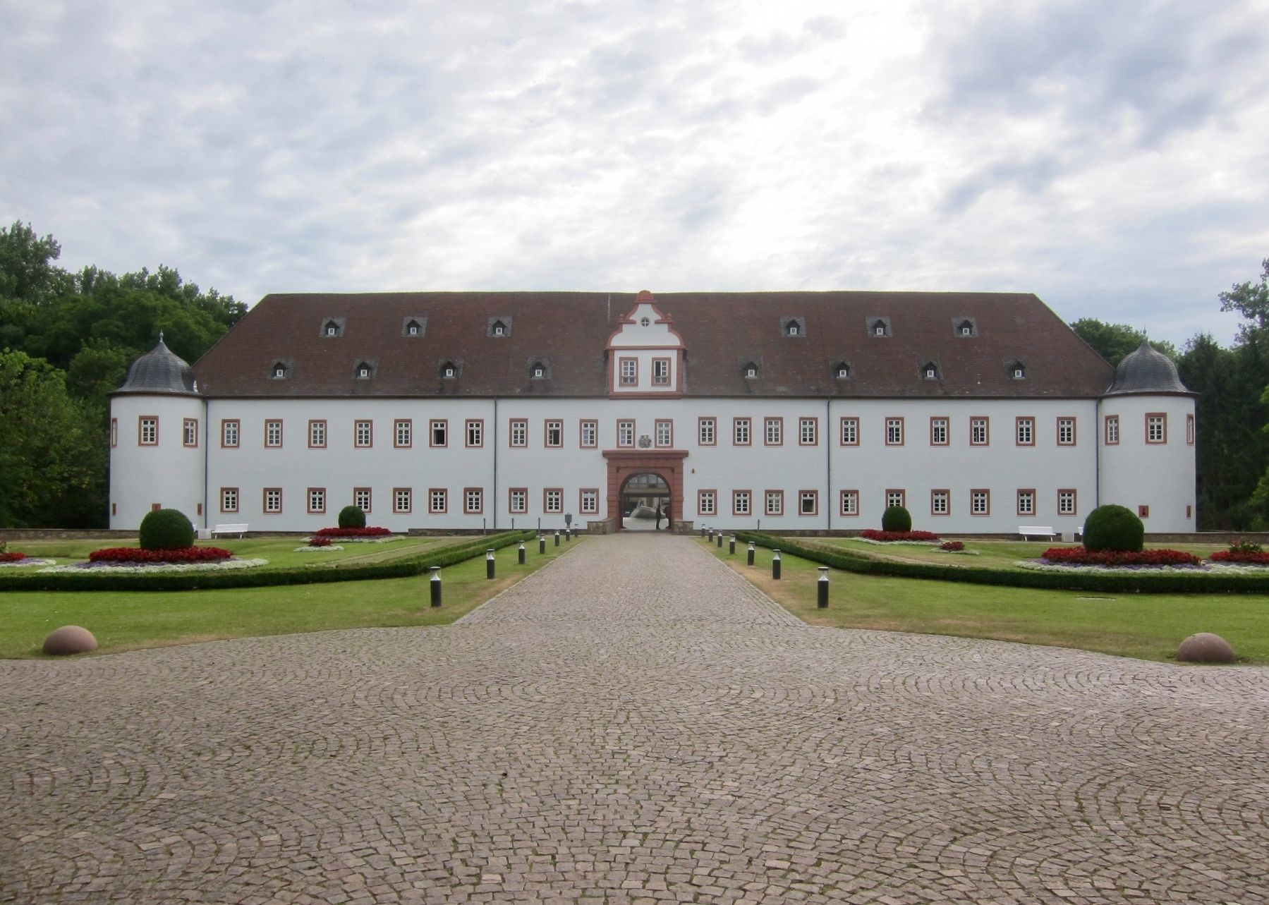 Schloss Heusenstamm / Heusenstamm Palace image. Click for full size.