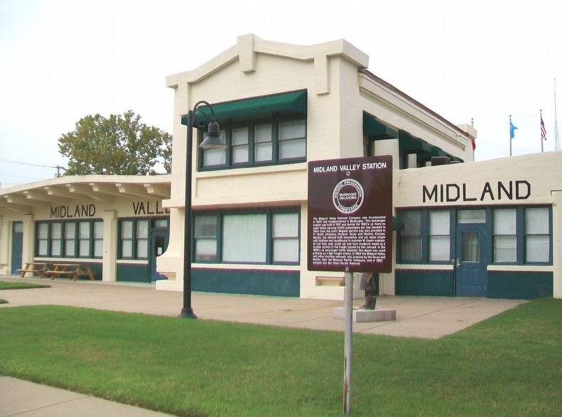 Midland Valley Station and Marker image. Click for full size.