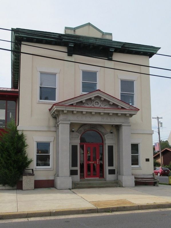 Somers Point City Hall image. Click for full size.
