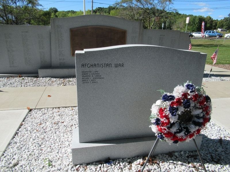 Southwick Veterans Monument image. Click for full size.